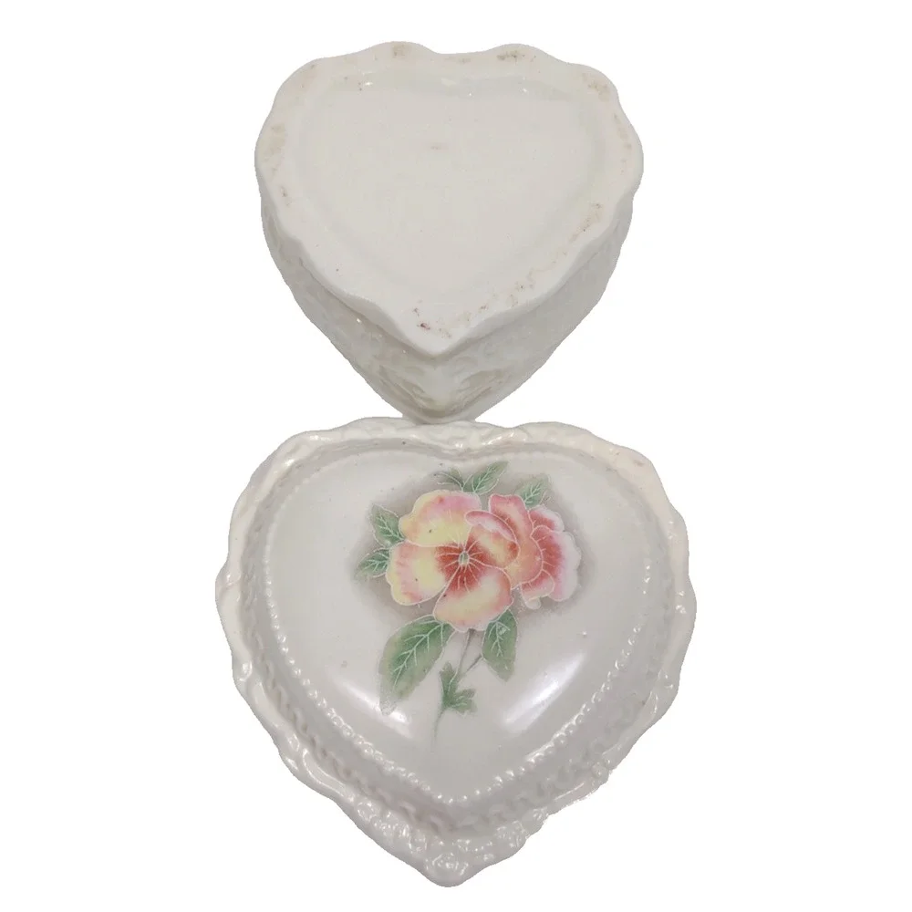 Vintage White Porcelain Heart Shaped Trinket Box Flower Romantic Bow Laced Lid